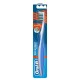 Oral-b Cross Action Spazzolino Manuale 40mm Medio