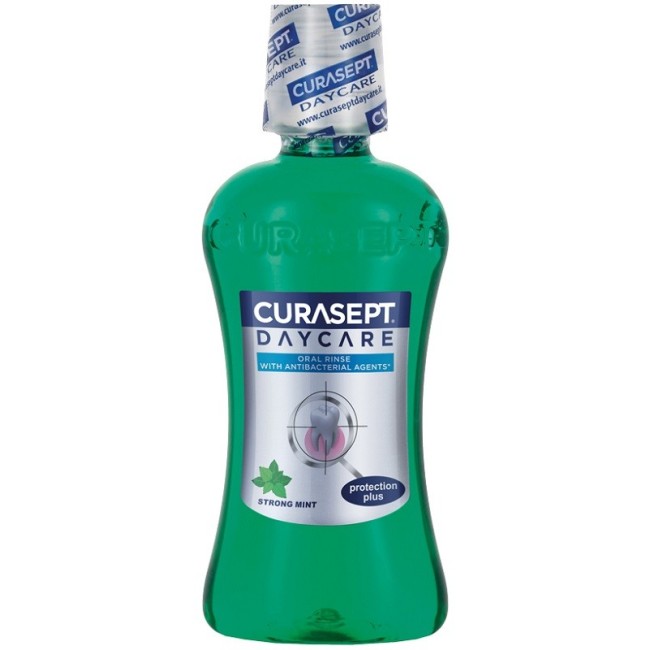 Curasept collutorio daycare protection plus menta forte 250 ml Curasept collutorio daycare protection plus menta forte 250 ml