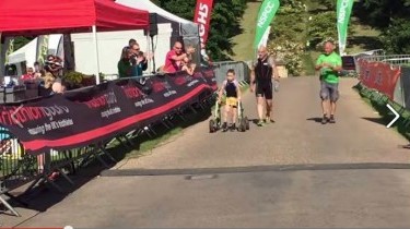 Il piccolo disabile diventa triathleta 