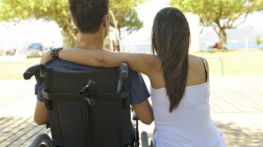 Sclerosi multipla: via la sedia a rotelle con le staminali