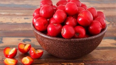 Acerola 1000 d’estate: benefici per la pelle