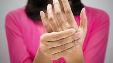 Artrite mani, piedi e alluce: rimedi naturali