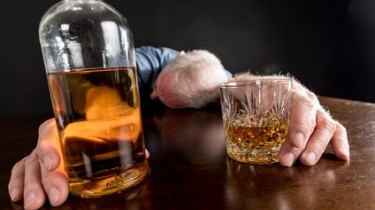L'alcol provoca sette tipi di cancro