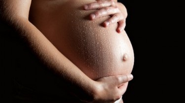 Giallo in ospedale: abortisce a 27 settimane