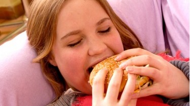 Catastrofe alimentare: un bimbo su tre è obeso