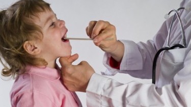 Omeopatia: un pediatra su tre dice sì
