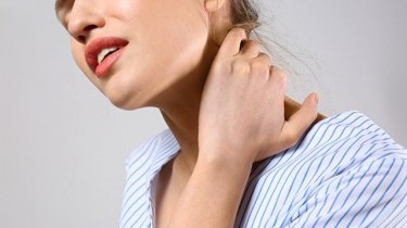 Cosa prendere per il torcicollo: i rimedi 